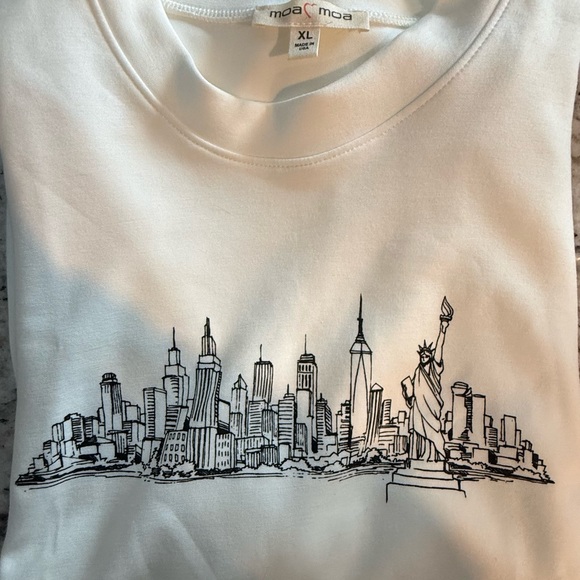 Moa Moa White Skyline Print Women's Sweater - Picture 2 of 2